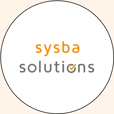 Logo von Sysba Solutions mit orangefarbenem und grauem Text in einem runden Design.